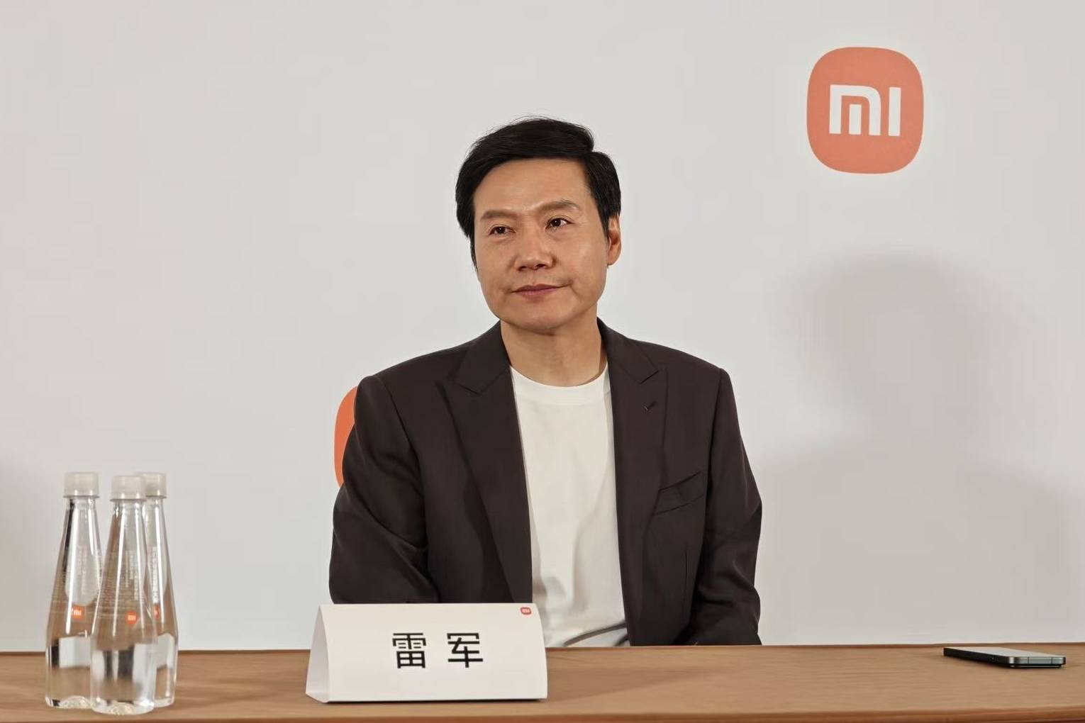 雷军宣布1亿港元增持后<strong></p>
<p>虚拟网领币</strong>，小米港股美股迎来上涨