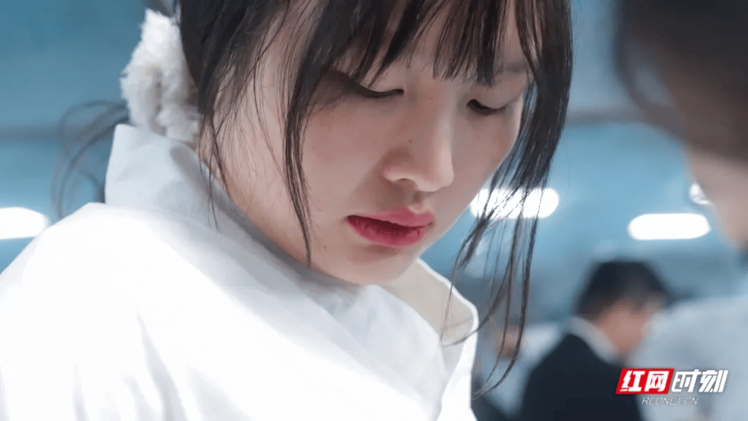 汶川地震被救起的女孩<strong></p>
<p>qkf虚拟币</strong>，17年后和救她的军人结婚了