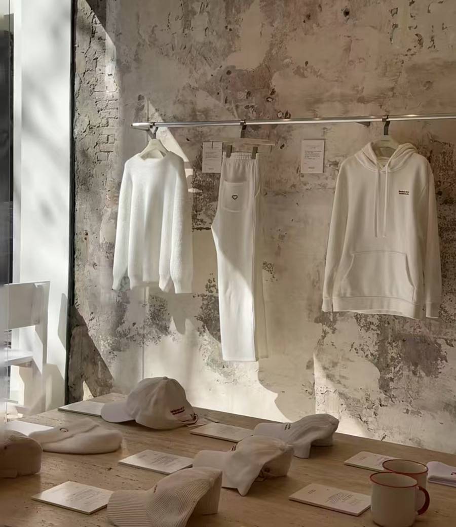 法国人在上海开店<strong></p>
<p>代虚拟币</strong>，只卖白色衣服竟然火了丨上海滩上洋掌柜