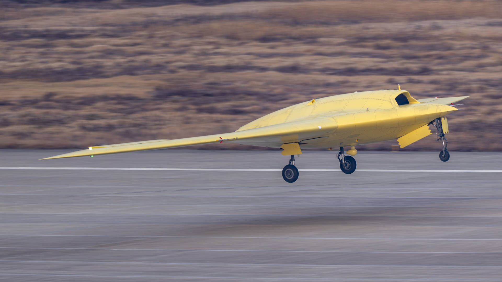 多张高清大图<strong></p>
<p>牛玩的虚拟币</strong>！新型高空高速长航时无人机彩虹-7近日成功首飞