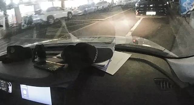 机智！快递在家门口被偷<strong></p>
<p>牛玩的虚拟币</strong>，她用一招抓到了人还拿回了东西