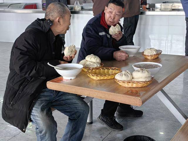 因为包子太好吃<strong></p>
<p>八宝树虚拟币</strong>，河南这家物流企业出圈了！