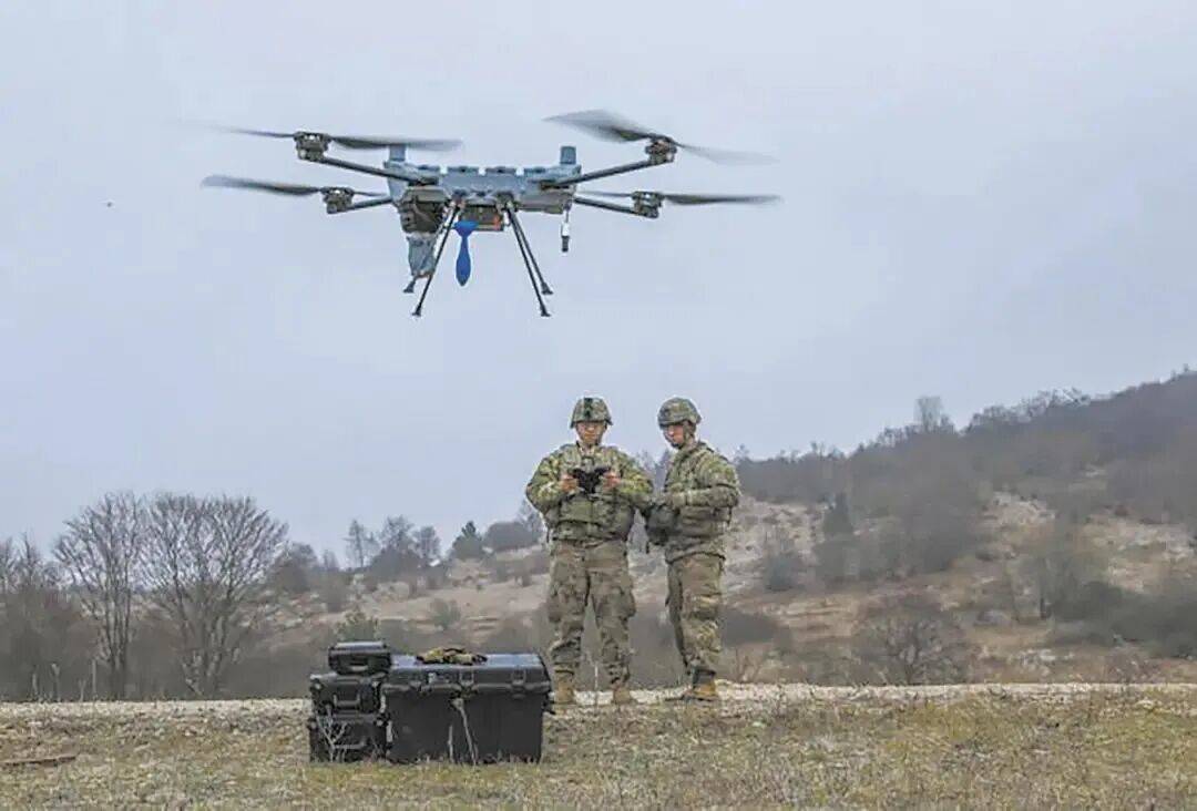 美军为何“抄作业”<strong></p>
<p>八宝树虚拟币</strong>？大批量“山寨”对手的无人机……