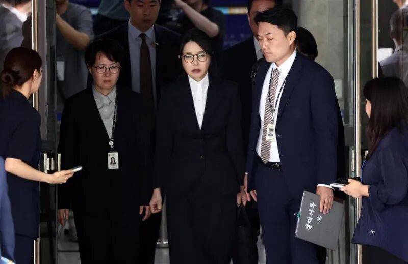 尹锡悦宣布戒严当晚<strong></p>
<p>八宝树虚拟币</strong>，金建希与其激烈争吵，称“一切因你毁了”