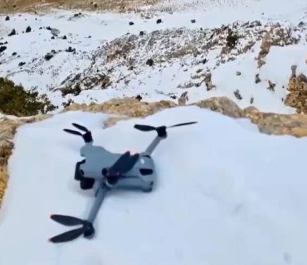 土耳其老鹰空中抓走无人机<strong></p>
<p>虚拟币美金</strong>,带上山顶“玩自拍”