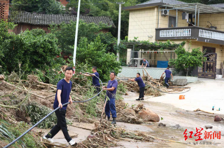凌晨2点打电话叫醒村民的“谢会计”遇难<strong></p>
<p>比特币是虚拟</strong>,妻子弟弟仍失联